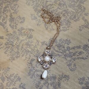 Vintage-Inspired Silver and White Crystal Necklace